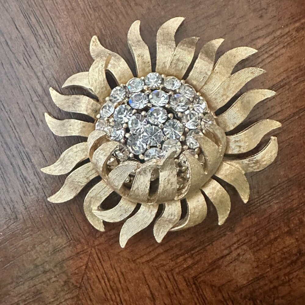 Vintage Crown Trifari Brooch Pin Gold Tone Rhinestone Sunflower